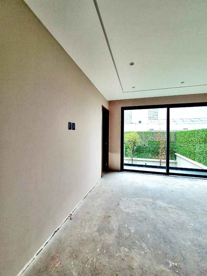 Magnífica Casa En Venta A Estrenar En Bosques De Las Lomas, Calle Cerrada