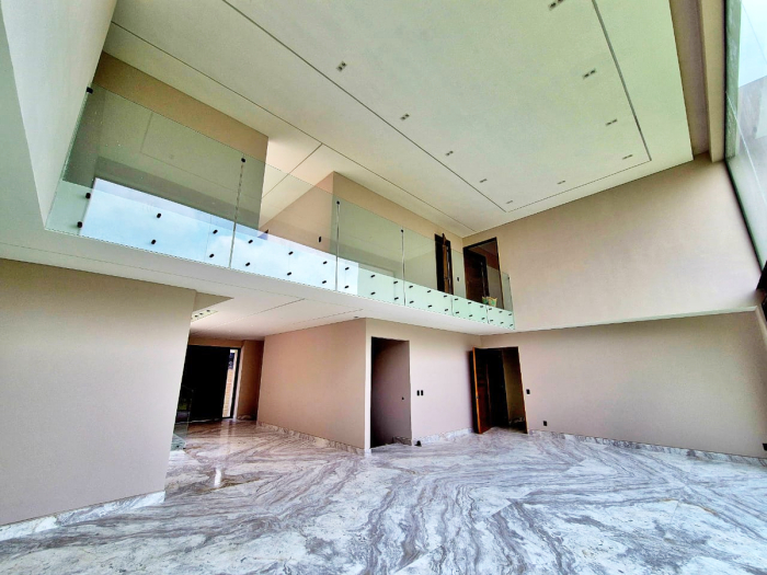 Magnífica Casa En Venta A Estrenar En Bosques De Las Lomas, Calle Cerrada