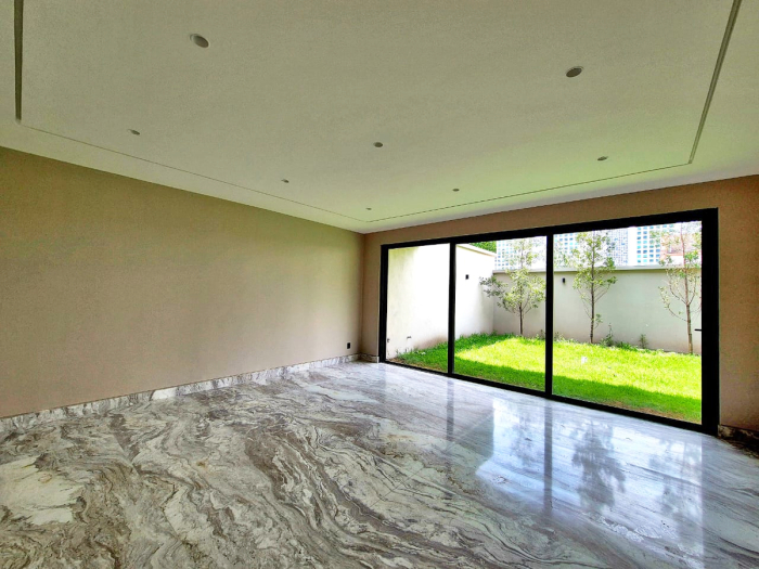 Magnífica Casa En Venta A Estrenar En Bosques De Las Lomas, Calle Cerrada