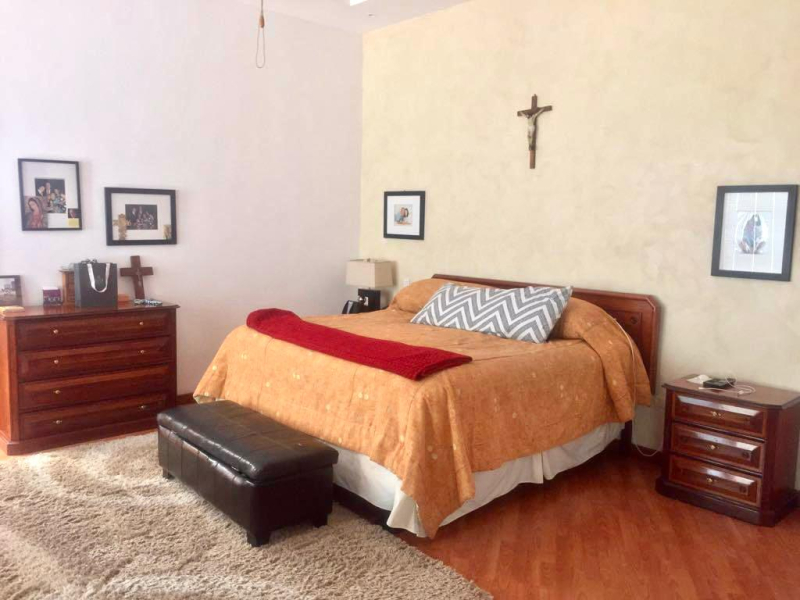 casa en venta en la ciudad de chuhuahua, con seguridad, doble altura y  terrazas
