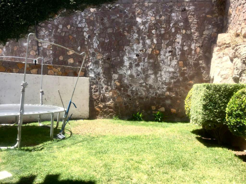 casa en venta en la ciudad de chuhuahua, con seguridad, doble altura y  terrazas
