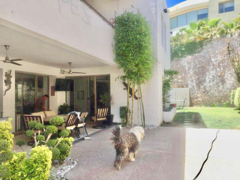 casa en venta en la ciudad de chuhuahua, con seguridad, doble altura y  terrazas