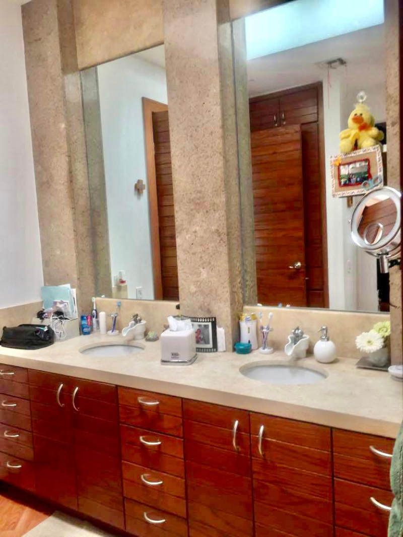 casa en venta en la ciudad de chuhuahua, con seguridad, doble altura y  terrazas