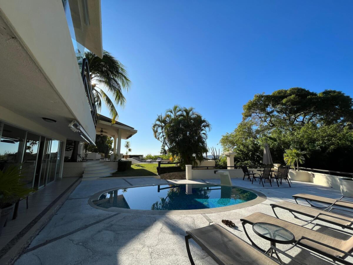 Acapulco, Lomas Del Marqués. Venta Casa 