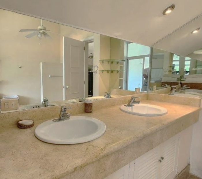 Acapulco, Lomas Del Marqués. Venta Casa 