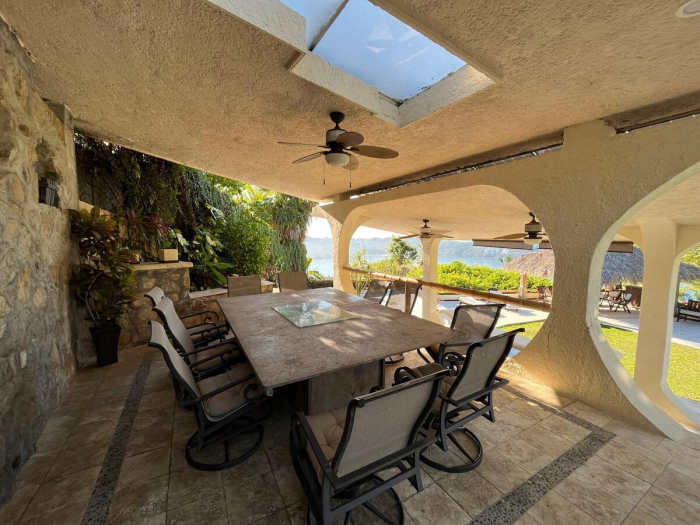 Acapulco, Lomas Del Marqués. Venta Casa 