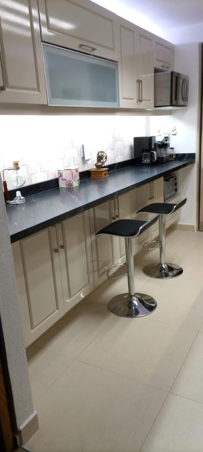 CASA REMODELADA CON TERRAZA EN VENTA BOSQUE REAL