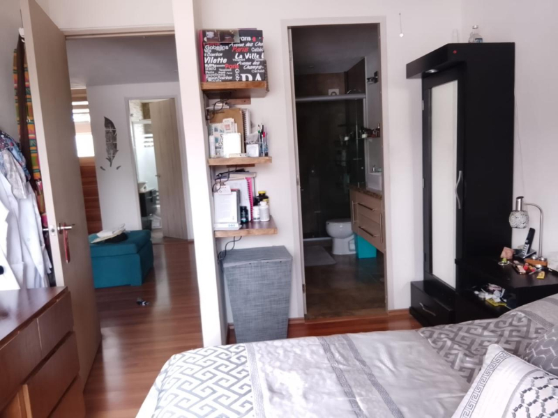 CASA REMODELADA CON TERRAZA EN VENTA BOSQUE REAL