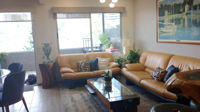 CASA REMODELADA CON TERRAZA EN VENTA BOSQUE REAL