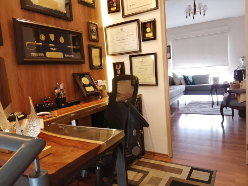 CASA REMODELADA CON TERRAZA EN VENTA BOSQUE REAL