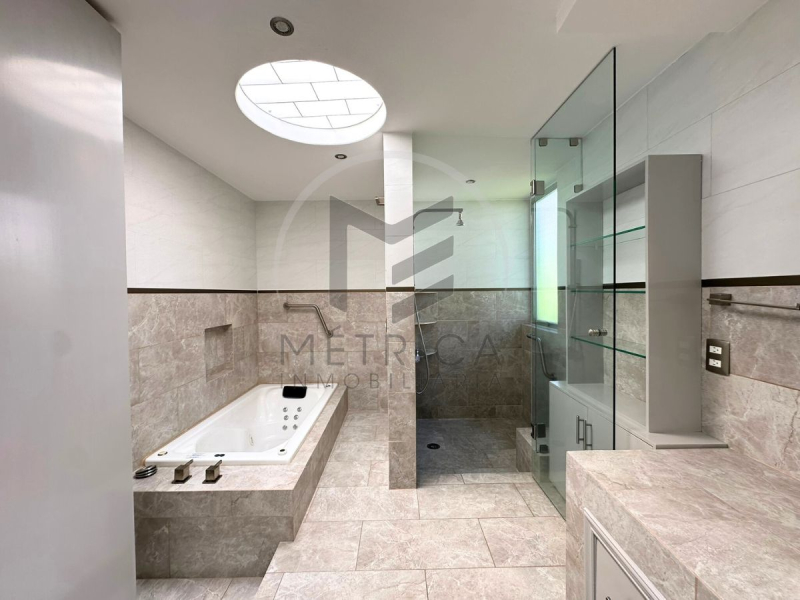 Casa en venta en Lomas de Chapultepec �?? Sierra Paracaima