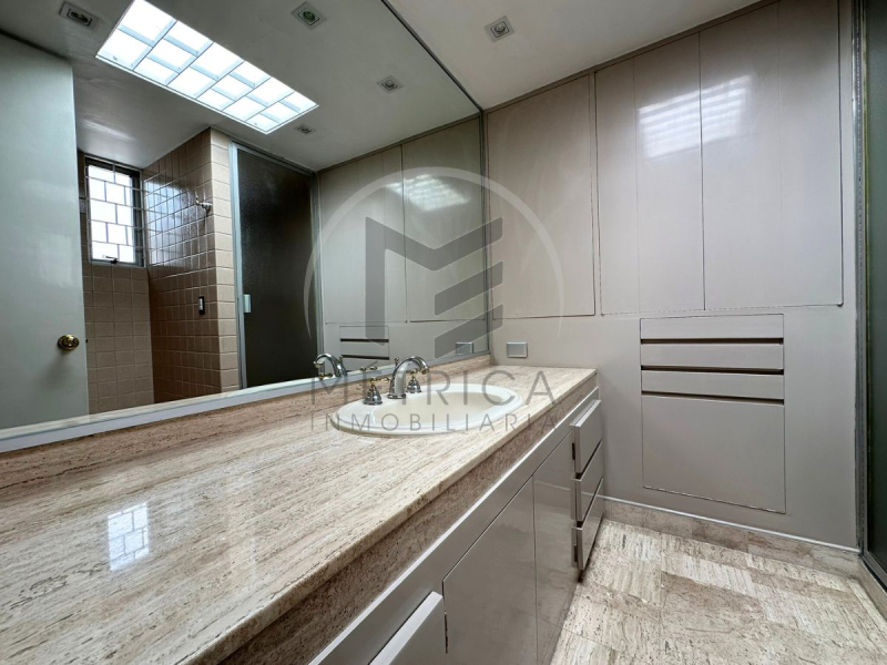 Casa en venta en Lomas de Chapultepec �?? Sierra Paracaima