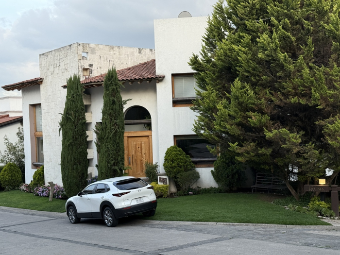 Linda casa Condominio La Cima, muy cerca de Santa Fe.