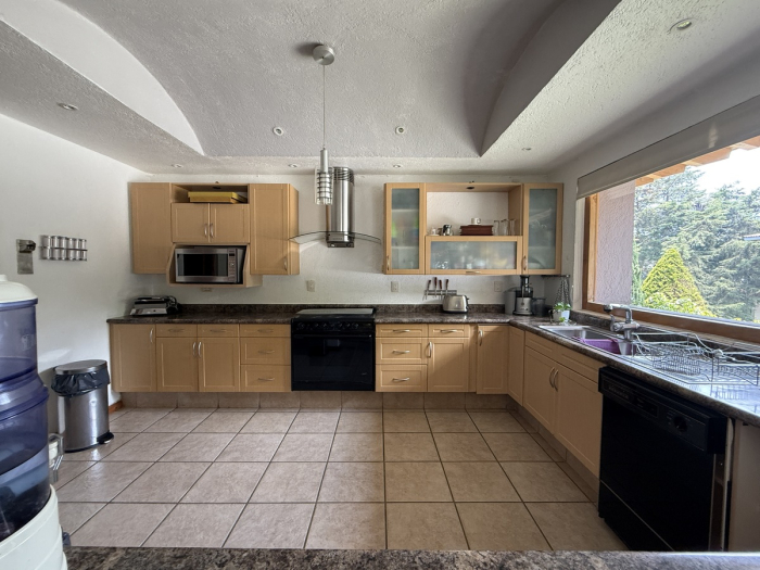 Linda casa Condominio La Cima, muy cerca de Santa Fe.