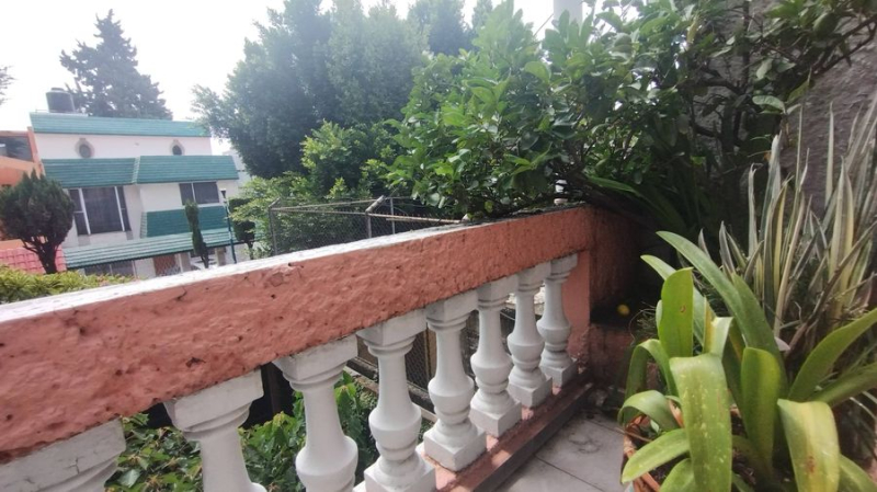 Casa En Venta Y Terreno En Jardines De Coyoacan