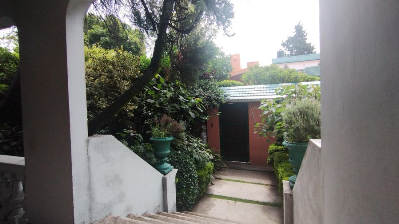 Casa En Venta Y Terreno En Jardines De Coyoacan