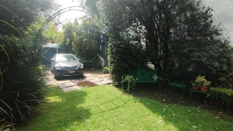 Casa En Venta Y Terreno En Jardines De Coyoacan