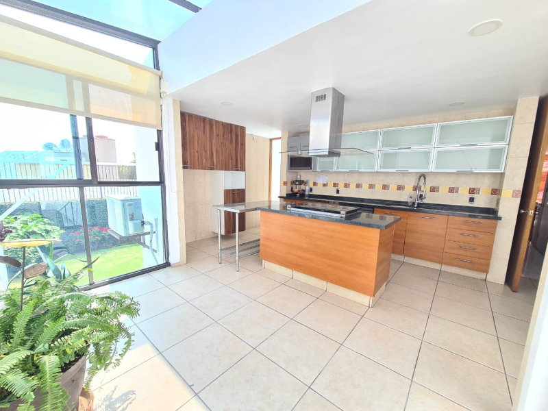 SE VENDE CASA EN CIRCUITO NOVELISTAS CIUDAD SATELITE.