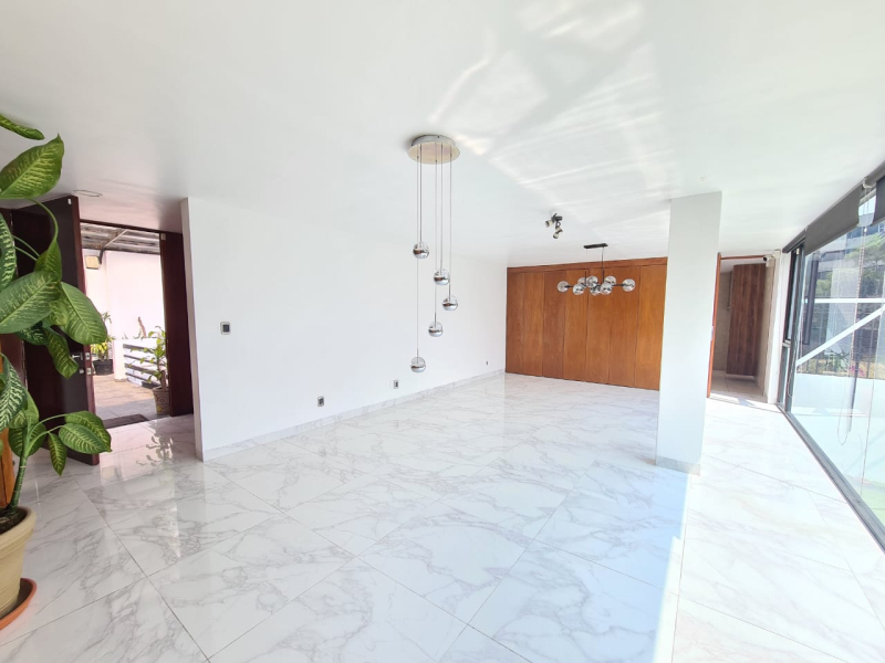 SE VENDE CASA EN CIRCUITO NOVELISTAS CIUDAD SATELITE.