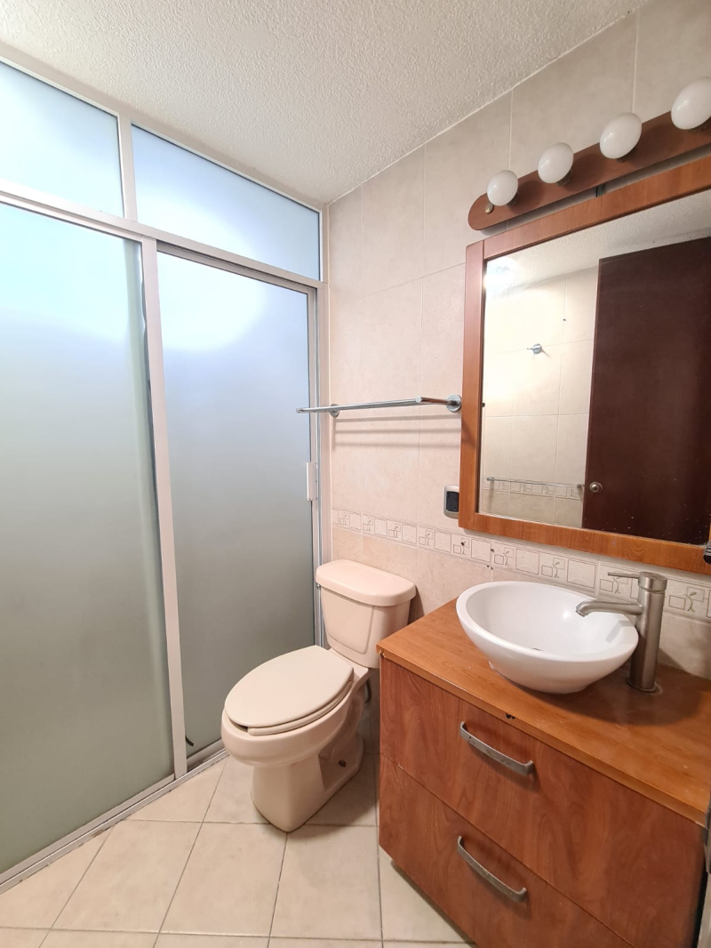 SE VENDE CASA EN CIRCUITO NOVELISTAS CIUDAD SATELITE.