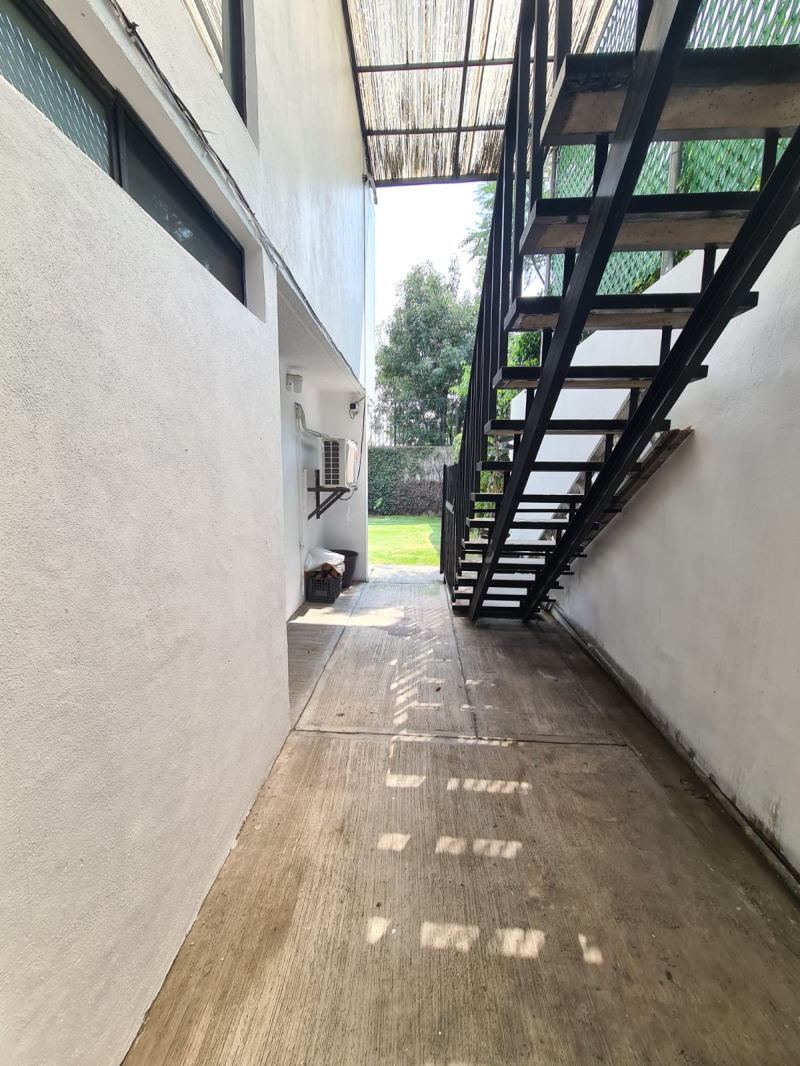 SE VENDE CASA EN CIRCUITO NOVELISTAS CIUDAD SATELITE.