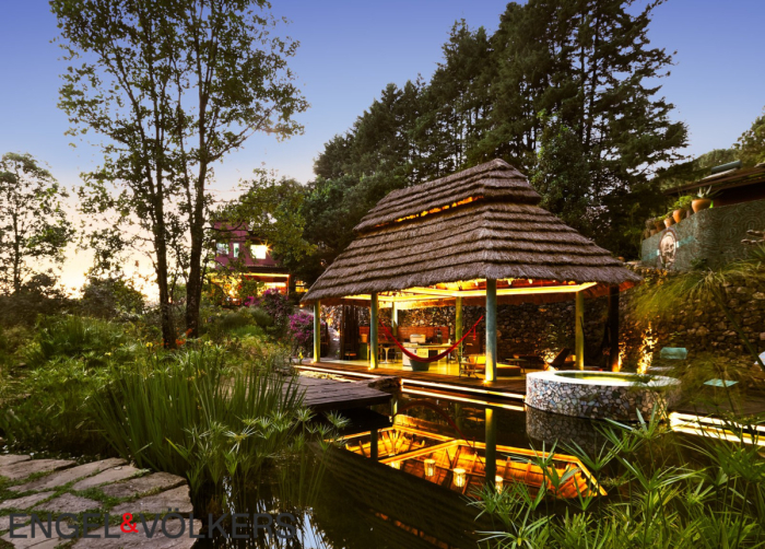 Casa En Venta En Valle De Bravo. AH0 ART VILLA