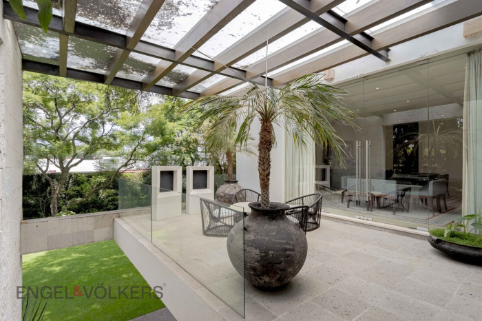 Casa De Lujo En Venta En Jardines Del Pedregal | 4 Recámaras | 1,588 M²