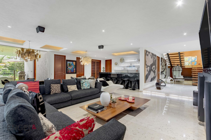 Casa De Lujo En Venta En Jardines Del Pedregal | 4 Recámaras | 1,588 M²