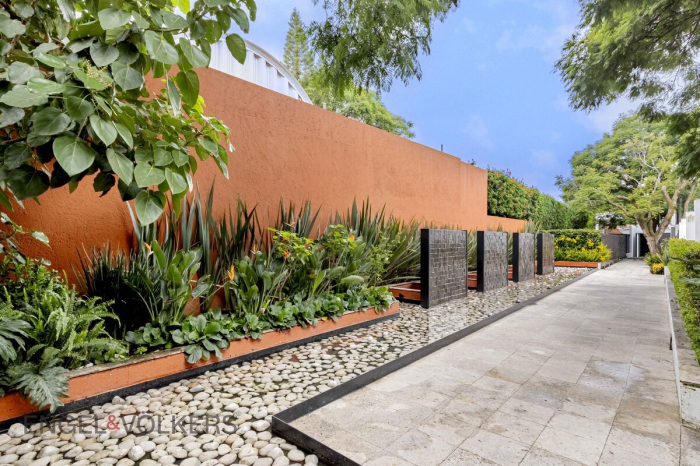 Casa De Lujo En Venta En Jardines Del Pedregal | 4 Recámaras | 1,588 M²