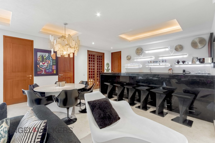 Casa De Lujo En Venta En Jardines Del Pedregal | 4 Recámaras | 1,588 M²