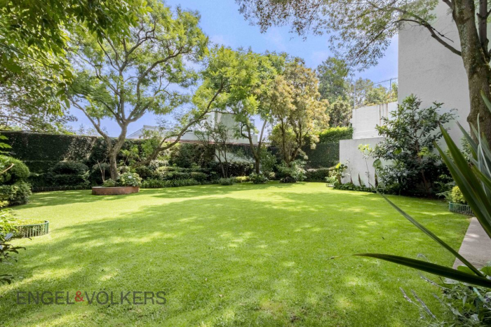 Casa De Lujo En Venta En Jardines Del Pedregal | 4 Recámaras | 1,588 M²