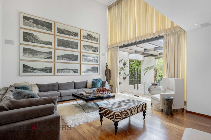 Casa De Lujo En Venta En Jardines Del Pedregal | 4 Recámaras | 1,588 M²