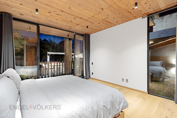 Venta De Fracción, Casa La Lagartija, Valle De Bravo.