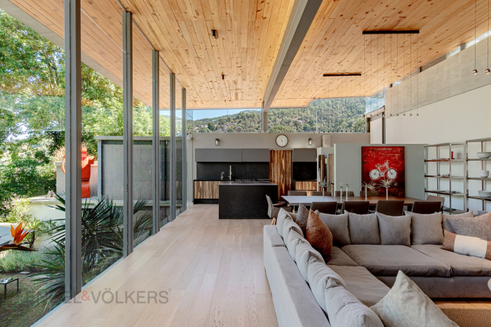 Venta De Fracción, Casa La Lagartija, Valle De Bravo.