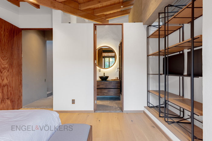 Venta De Fracción, Casa La Lagartija, Valle De Bravo.