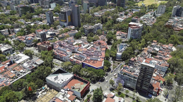 Casa En Venta En Polanco. Uso De Suelo Para Oficinas