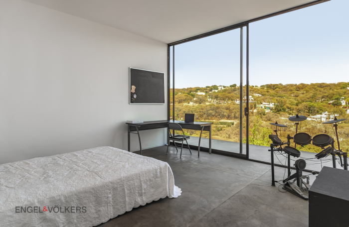 Casa En Venta En Condado De Sayavedra. Residencia Industrial . Termínala A Tu Gusto