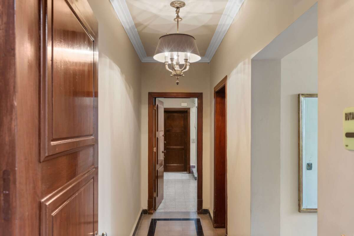 Casa En Renta Con Uso De Suelo En Lomas De Virreyes.