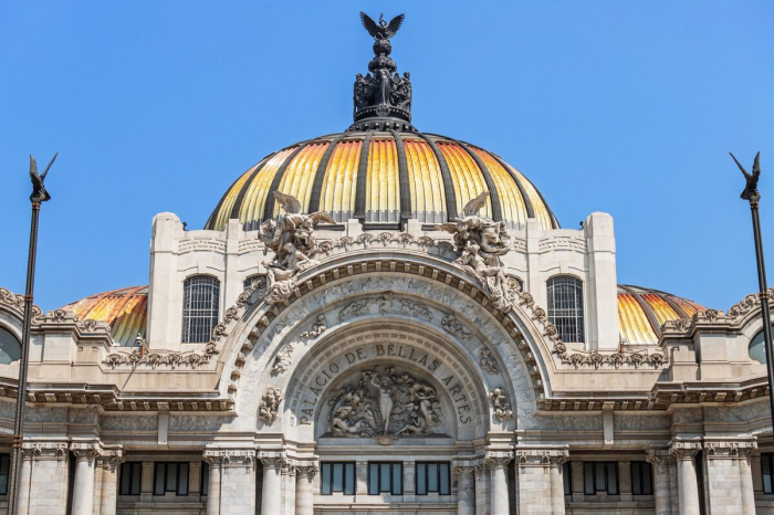Edificio En Venta En Centro Histórico De La CDMX. Hotel Moneda