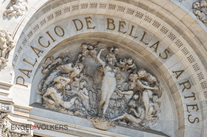 Edificio En Venta En Centro Histórico De La CDMX. Hotel Moneda