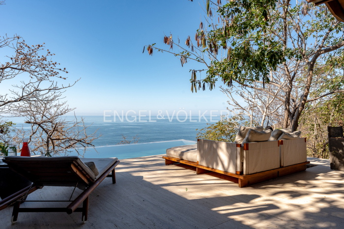 VENTA CASA CUACHALALA, MAZUNTE, OAXACA.