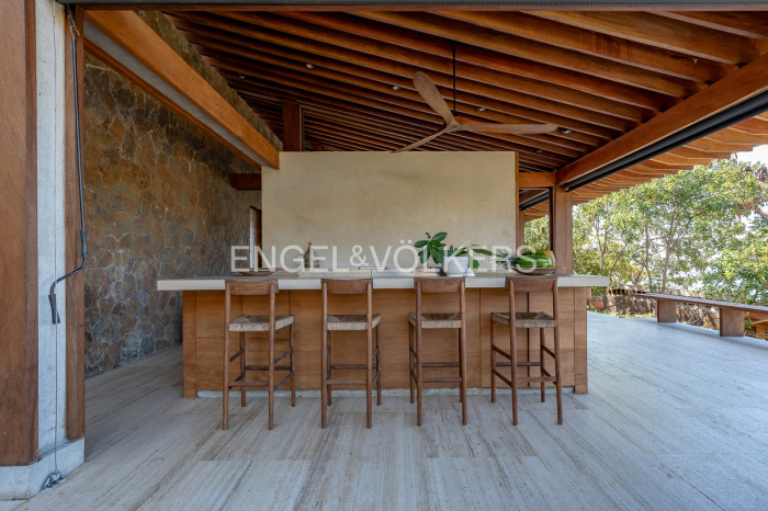 VENTA CASA CUACHALALA, MAZUNTE, OAXACA.