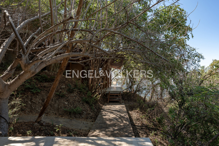 VENTA CASA CUACHALALA, MAZUNTE, OAXACA.