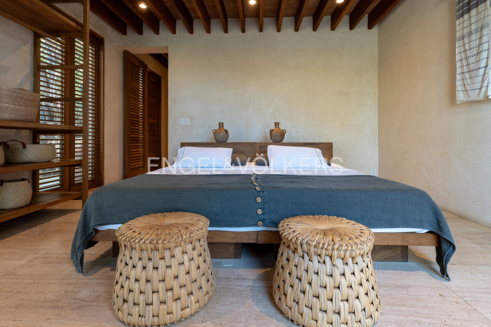 VENTA CASA CUACHALALA, MAZUNTE, OAXACA.