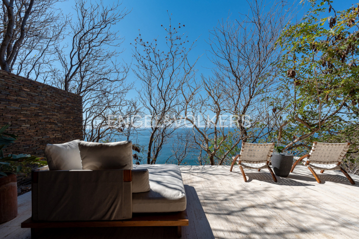 VENTA CASA CUACHALALA, MAZUNTE, OAXACA.