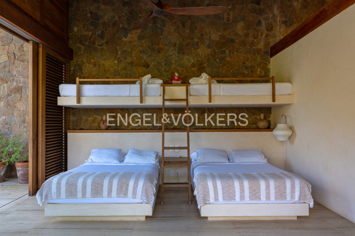 VENTA CASA CUACHALALA, MAZUNTE, OAXACA.