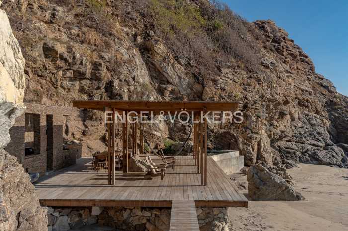 VENTA CASA CUACHALALA, MAZUNTE, OAXACA.