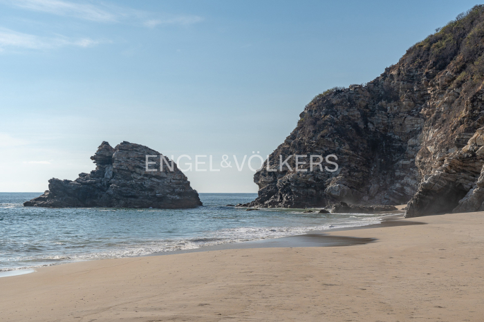 VENTA CASA CUACHALALA, MAZUNTE, OAXACA.