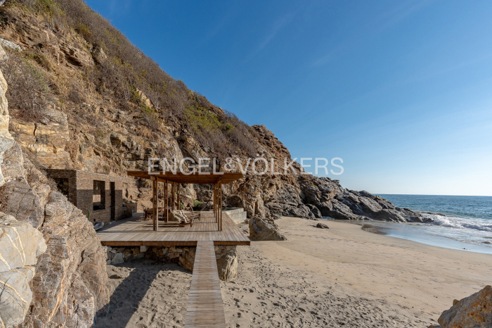 VENTA CASA CUACHALALA, MAZUNTE, OAXACA.