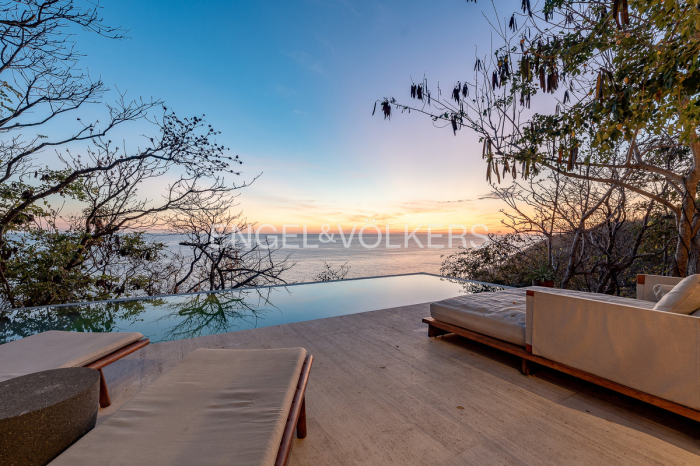 VENTA CASA CUACHALALA, MAZUNTE, OAXACA.